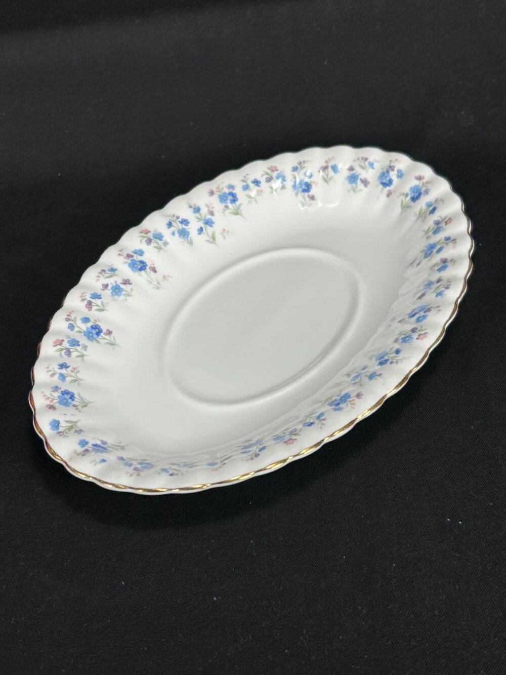 Royal Albert UK Memory Lane fine bone china under plate for gravy boat